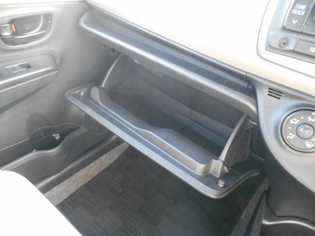 Toyota VITZ 2012-12 28618-23