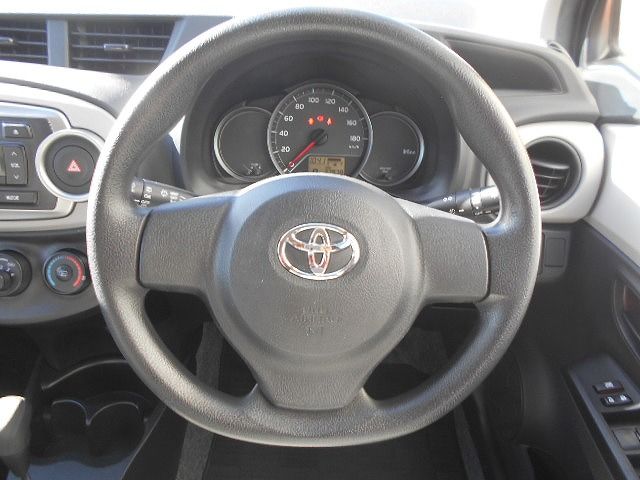 Toyota VITZ 2012-12 28618-7