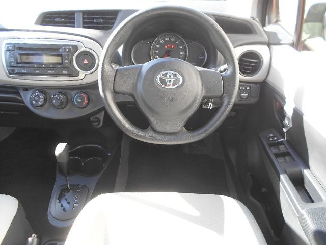 Toyota VITZ 2012-12 28618-1