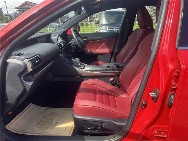 Lexus IS 2017-09 5653-4