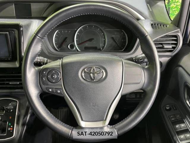 Toyota VOXY 2015-01 205974-11