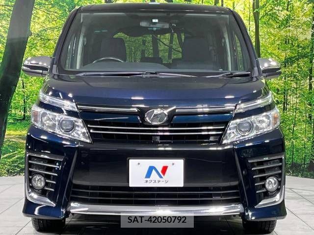 Toyota VOXY 2015-01 205974-14