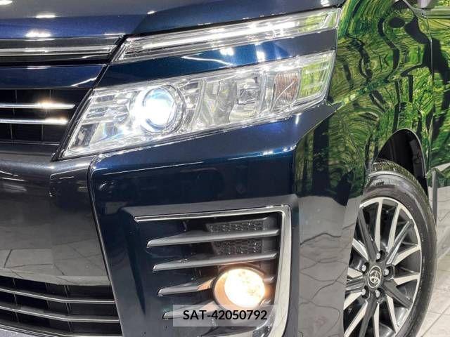 Toyota VOXY 2015-01 205974-12