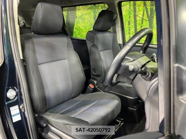 Toyota VOXY 2015-01 205974-7