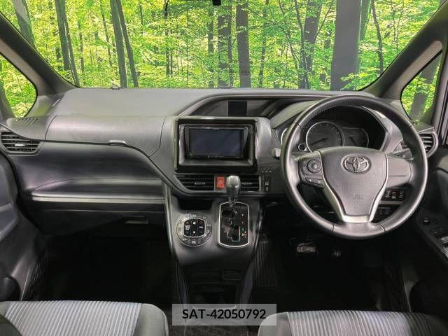 Toyota VOXY 2015-01 205974-1