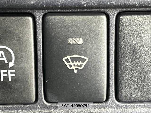 Toyota VOXY 2015-01 205974-5