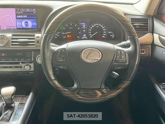 Lexus LS 2012-11 234973-17