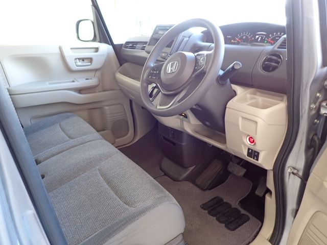 Honda N BOX 2018-10 182485-1