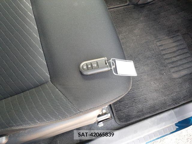 Toyota ROOMY 2017-08 283668-22