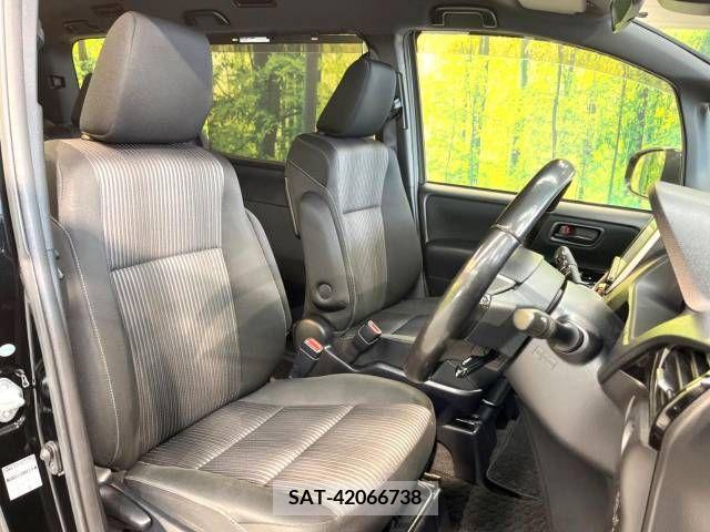 Toyota NOAH 2017-08 227275-8