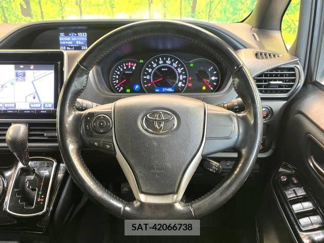 Toyota NOAH 2017-08 227275-12