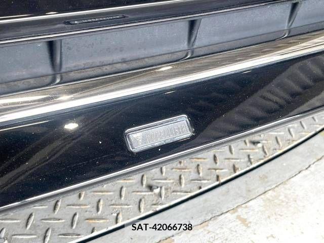 Toyota NOAH 2017-08 227275-2
