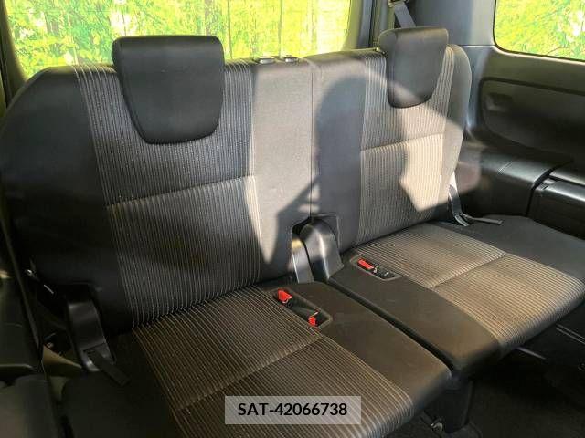 Toyota NOAH 2017-08 227275-10