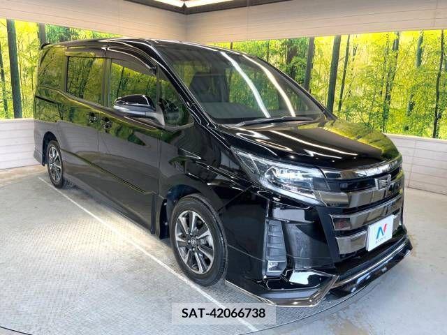 Toyota NOAH 2017-08 227275-17