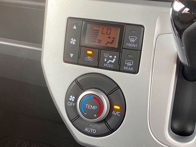 Daihatsu WAKE 2015-05 8240-14
