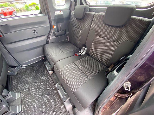Daihatsu WAKE 2015-05 8240-18