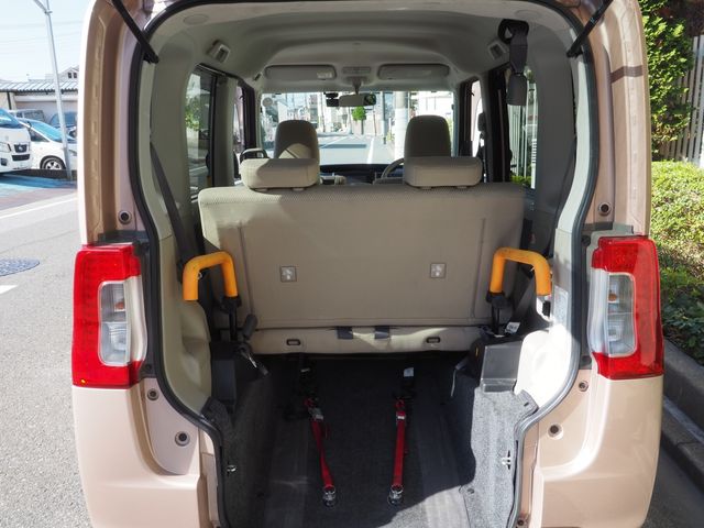 Daihatsu TANTO 2018-08 21759-16