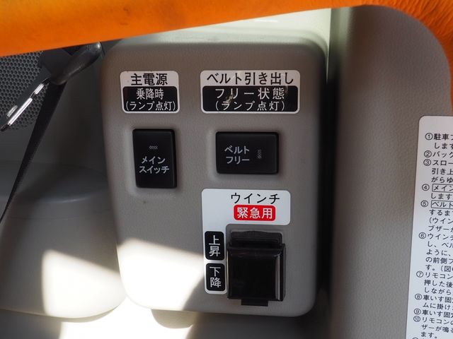 Daihatsu TANTO 2018-08 21759-13