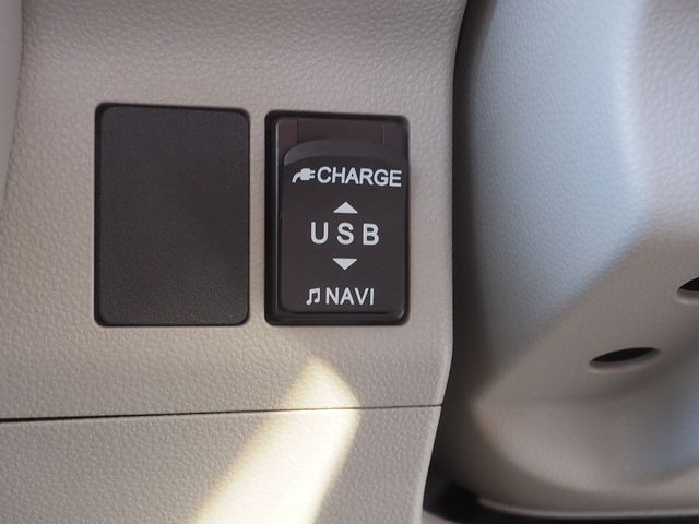 Daihatsu TANTO 2018-08 21759-7