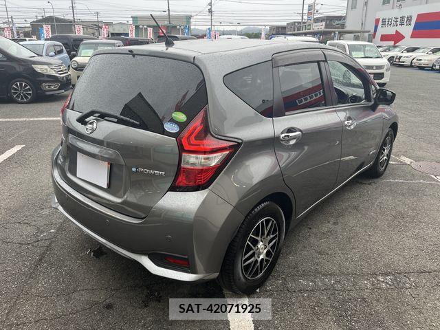 Nissan NOTE 2017-05 305387-4