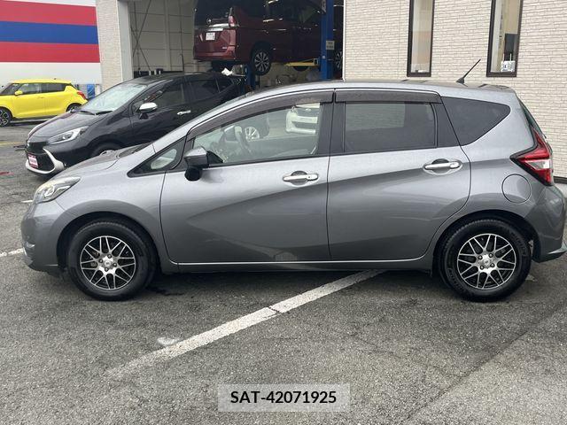 Nissan NOTE 2017-05 305387-7