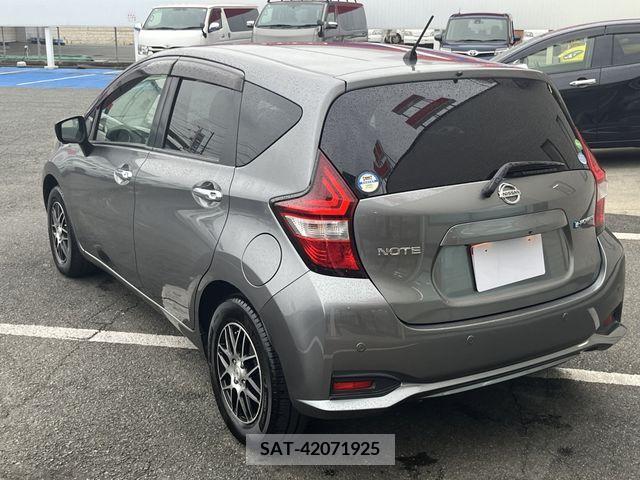 Nissan NOTE 2017-05 305387-6