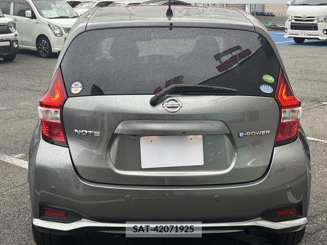 Nissan NOTE 2017-05 305387-5