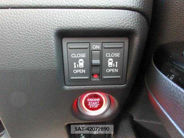 Honda N BOX CUSTOM 2023-08 203069-6