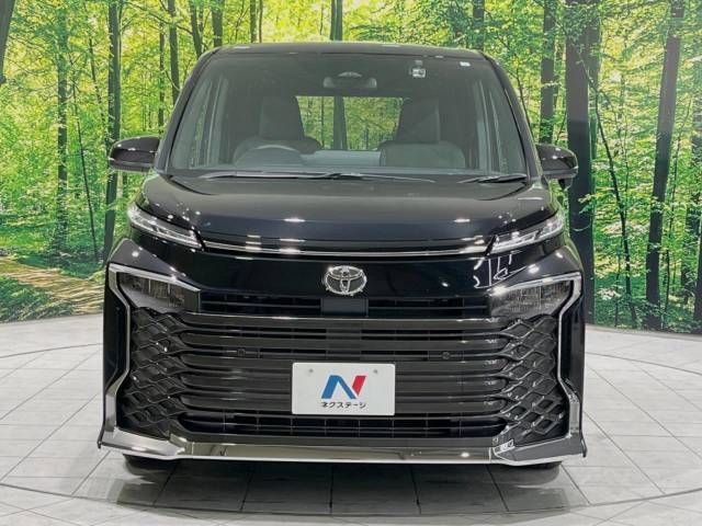 Toyota VOXY 2023-05 181697-14