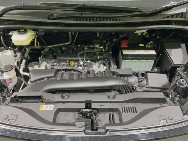 Toyota VOXY 2023-05 181697-18