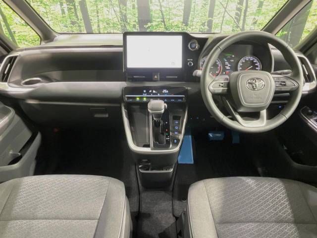 Toyota VOXY 2023-05 181697-1