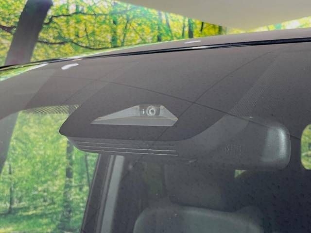 Toyota VOXY 2023-05 181697-4