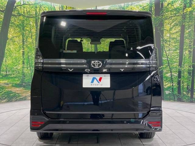 Toyota VOXY 2023-05 181697-15