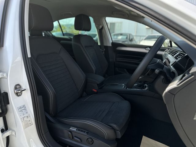 VolksWagen PASSAT 2022-05 187118-15
