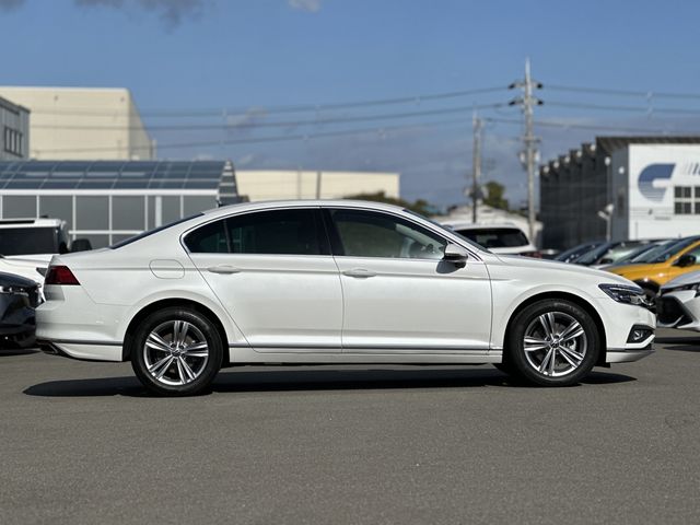 VolksWagen PASSAT 2022-05 187118-28