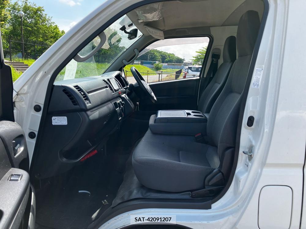 Toyota HIACE VAN 2017-01 258463-9