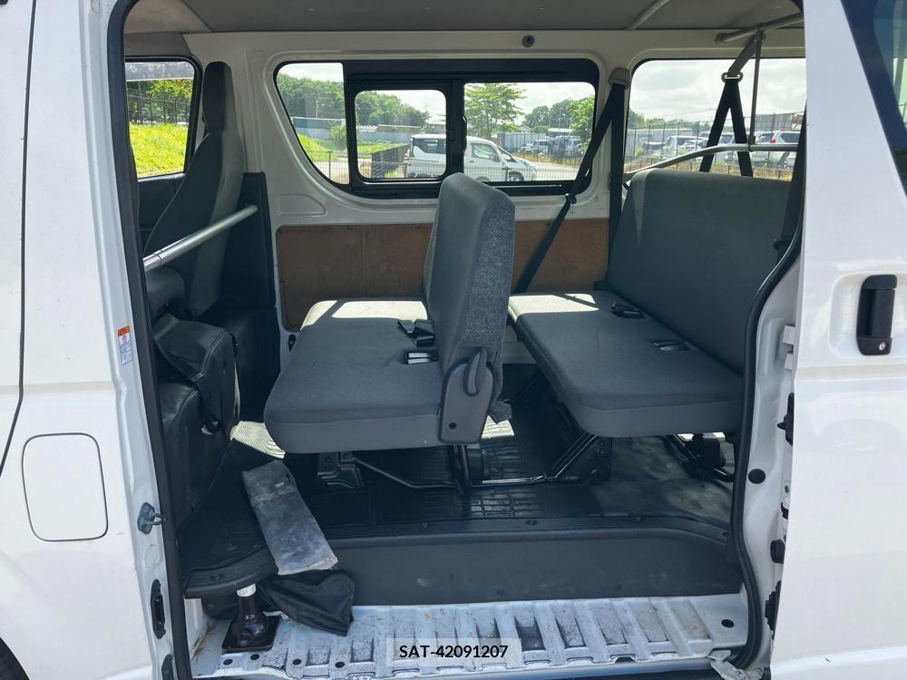 Toyota HIACE VAN 2017-01 258463-10