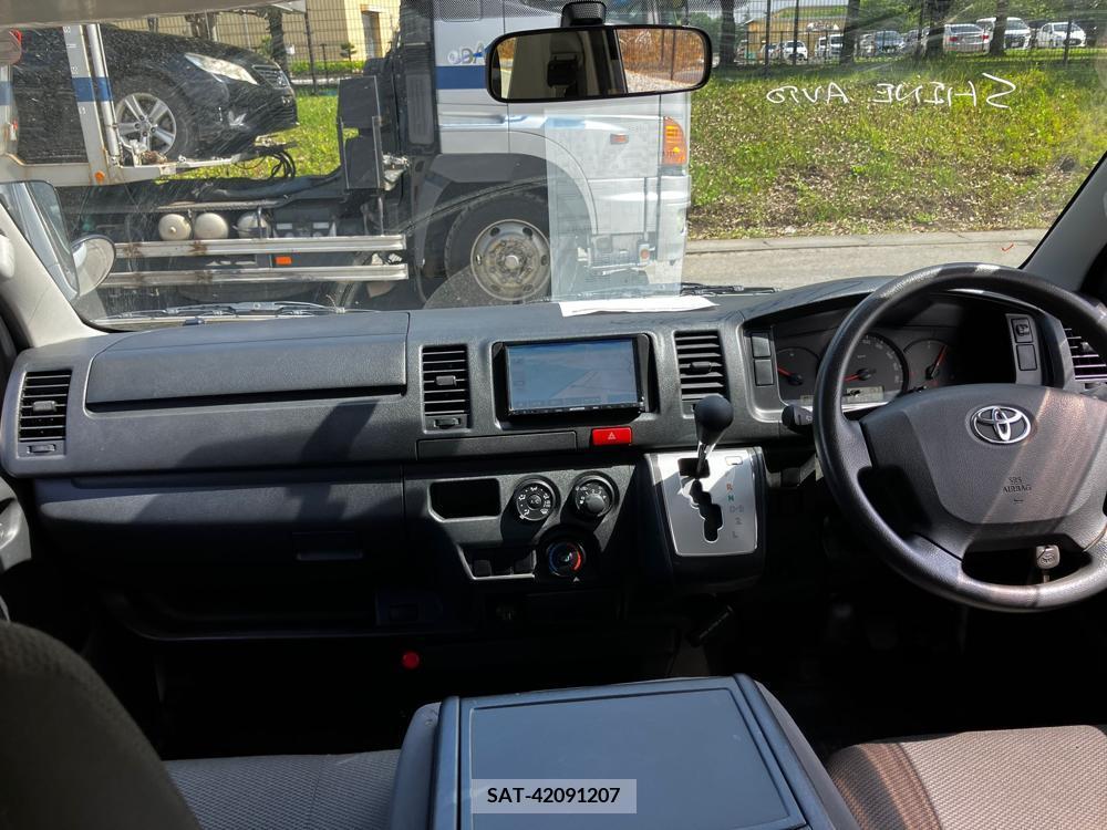 Toyota HIACE VAN 2017-01 258463-11