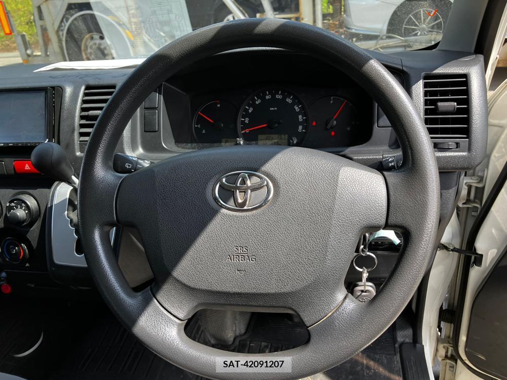 Toyota HIACE VAN 2017-01 258463-12