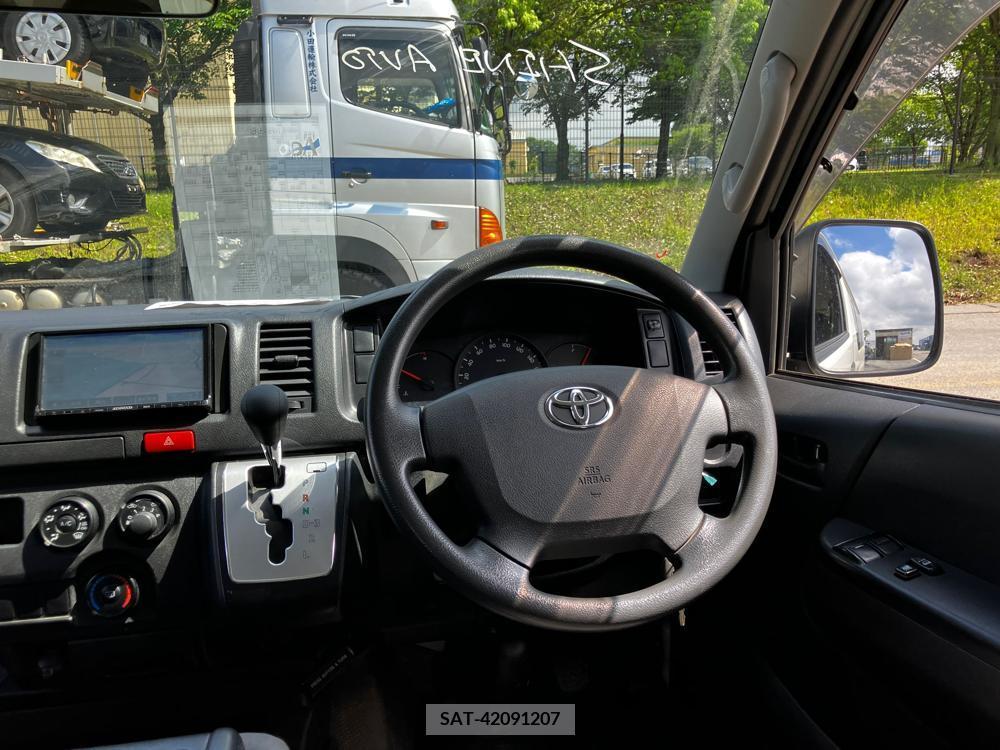 Toyota HIACE VAN 2017-01 258463-13