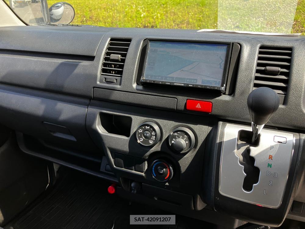 Toyota HIACE VAN 2017-01 258463-17