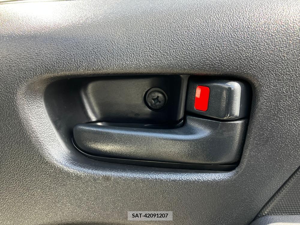 Toyota HIACE VAN 2017-01 258463-25