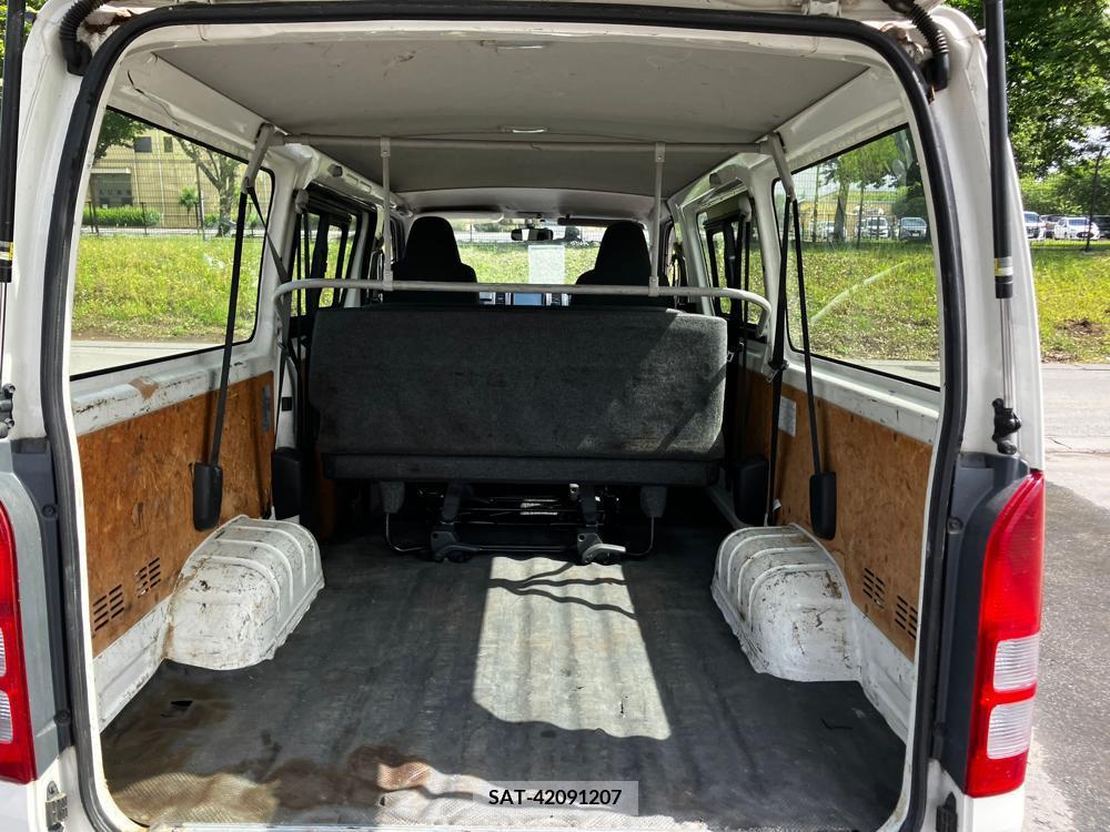 Toyota HIACE VAN 2017-01 258463-28