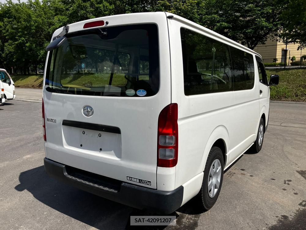 Toyota HIACE VAN 2017-01 258463-2