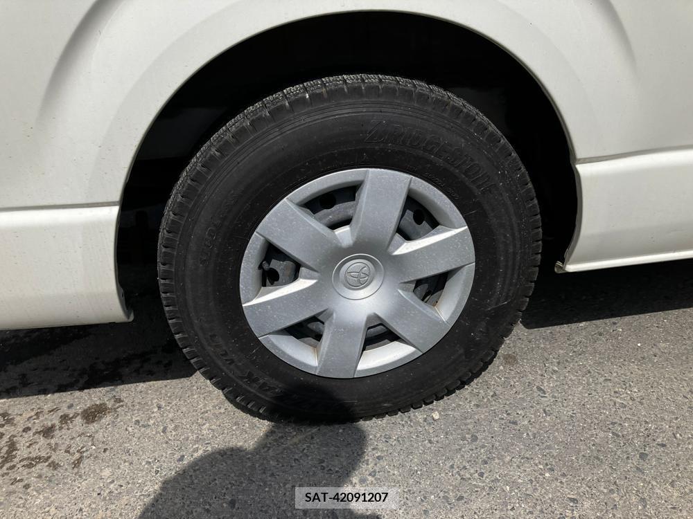 Toyota HIACE VAN 2017-01 258463-30