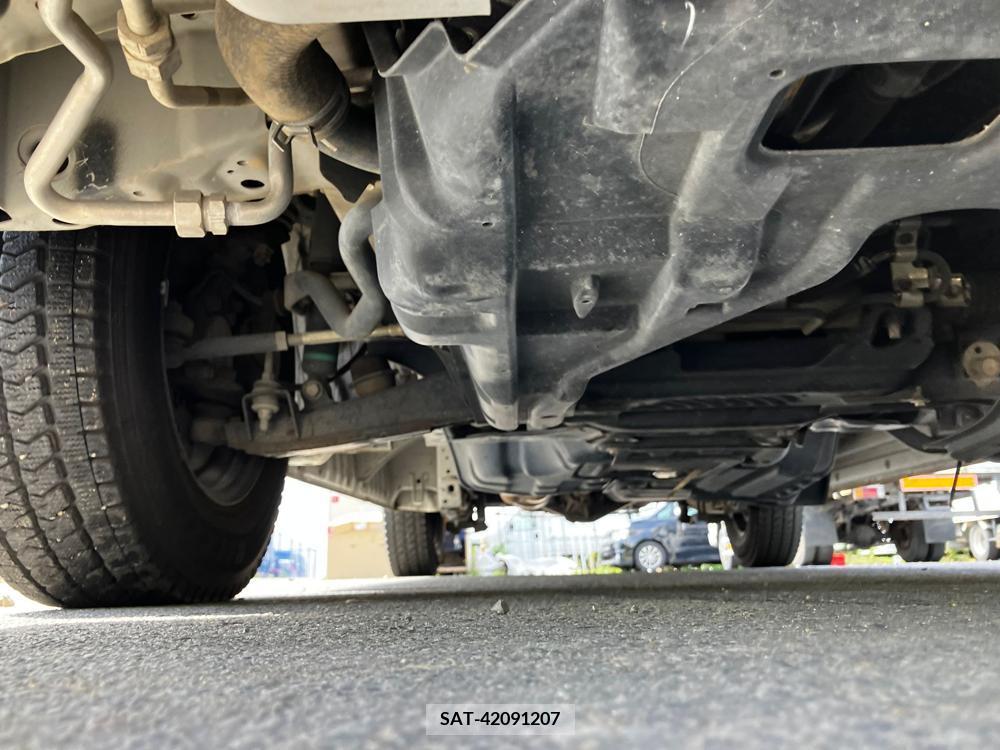 Toyota HIACE VAN 2017-01 258463-37