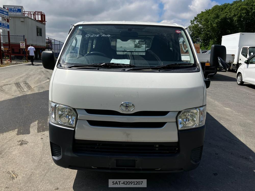 Toyota HIACE VAN 2017-01 258463-4