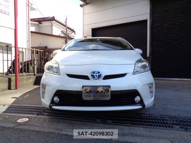 Toyota PRIUS 2013-10 378682-1