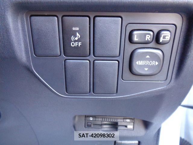 Toyota PRIUS 2013-10 378682-19