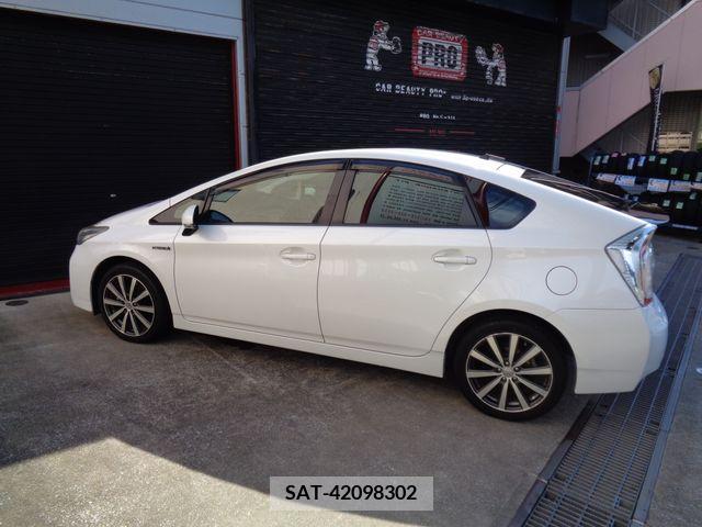 Toyota PRIUS 2013-10 378682-13